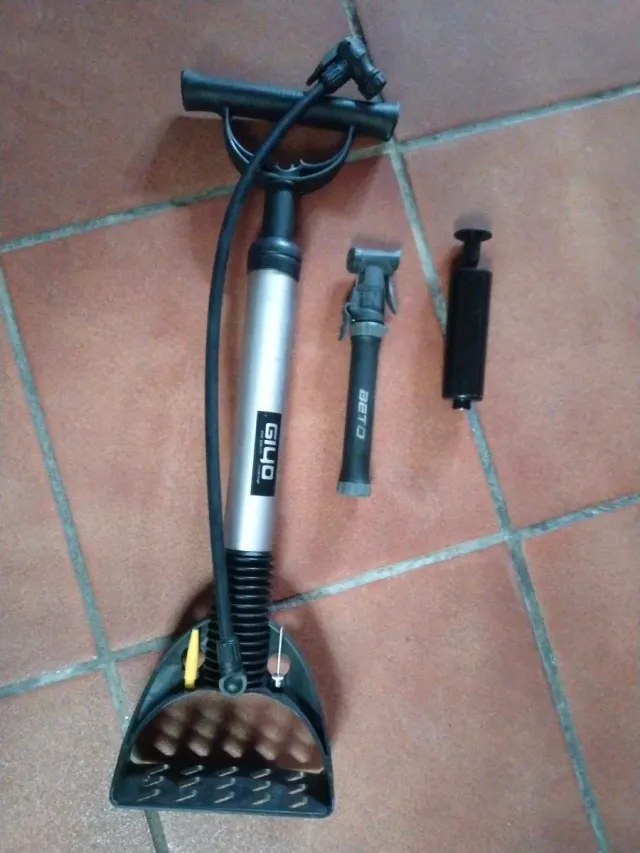 Bomba de inflar bicicleta GIYO