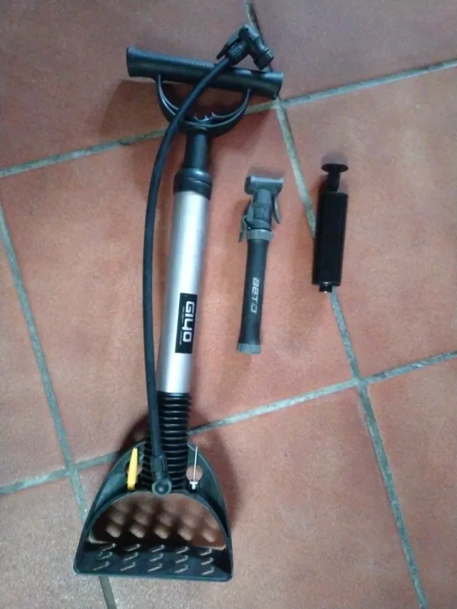 Bomba de inflar bicicleta GIYO