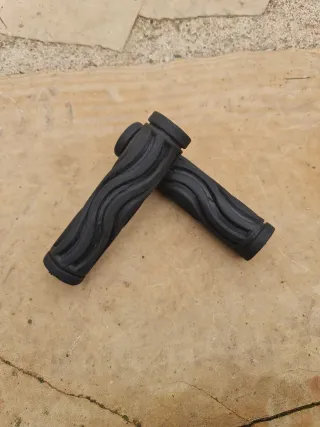 Puños de bicicleta negros