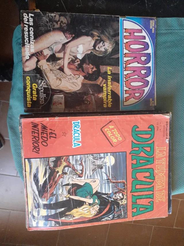 Varios cómics de terror y de combate 