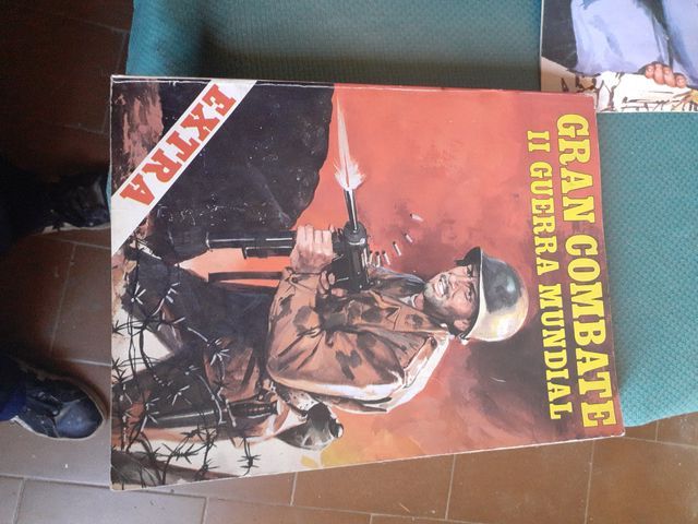 Varios cómics de terror y de combate 