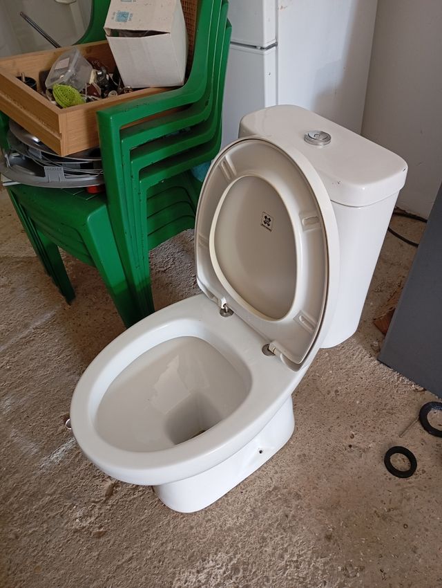 Váter salida suelo blanco