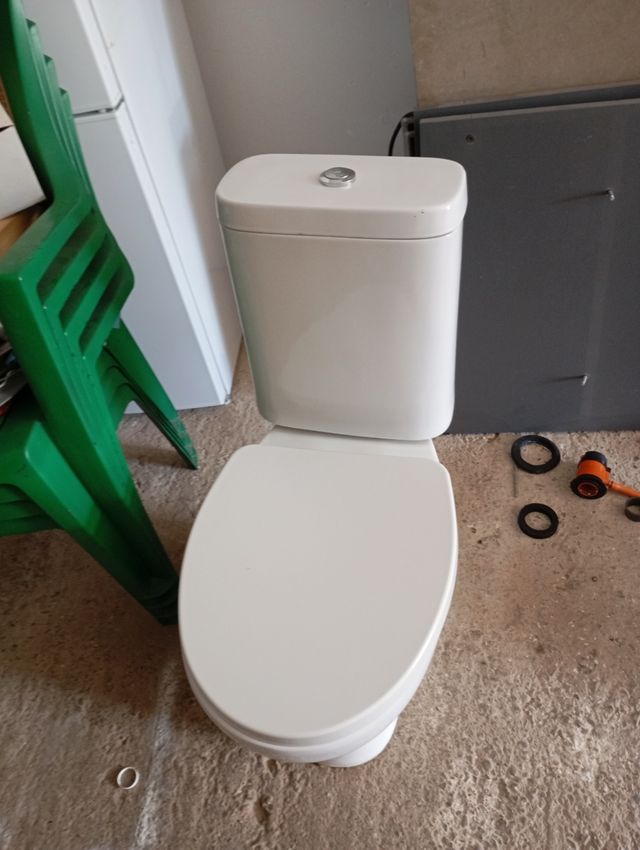 Váter salida suelo blanco