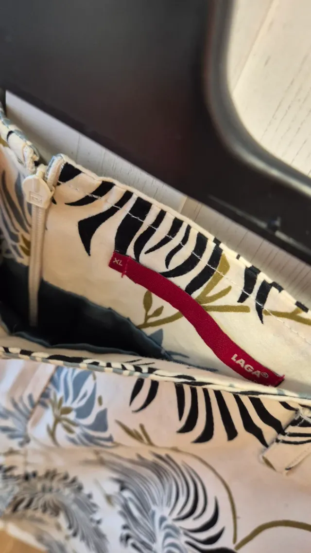 Falda estampada floral beige