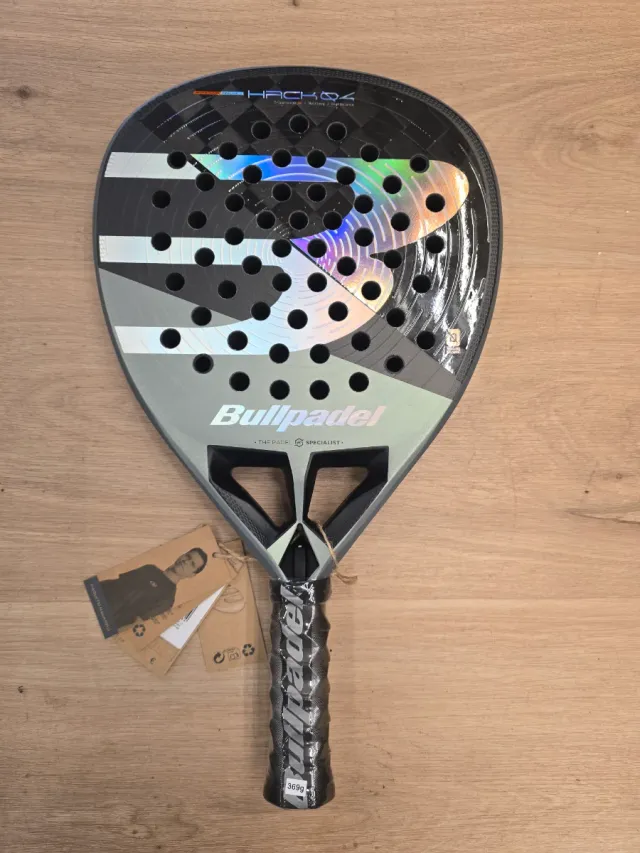Pala Bullpadel Hack 04 del 2026 Paquito Navarro