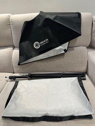 Trípode y foco de grabación Ombar