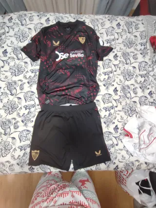 Equipación SFC Castore Talla M