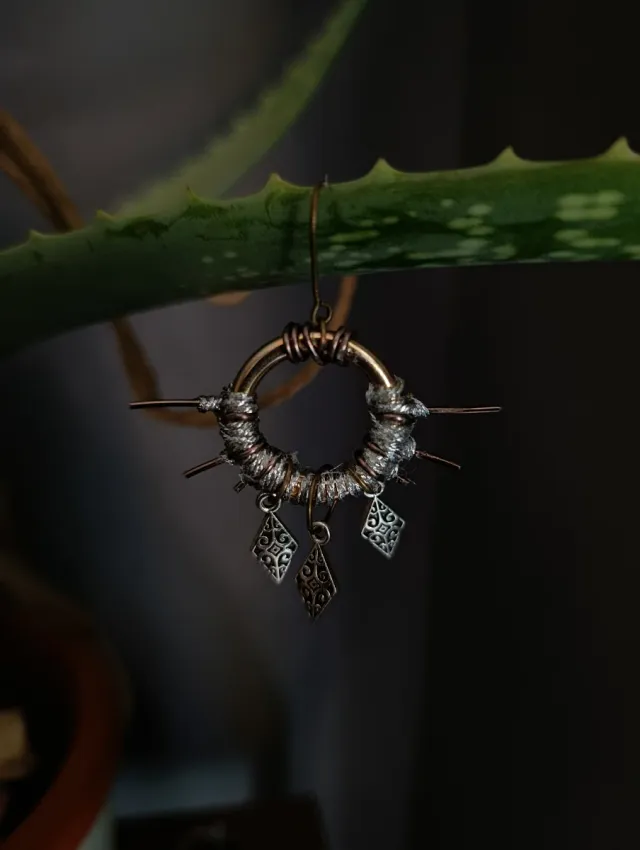 Pendientes tribales hechos a mano