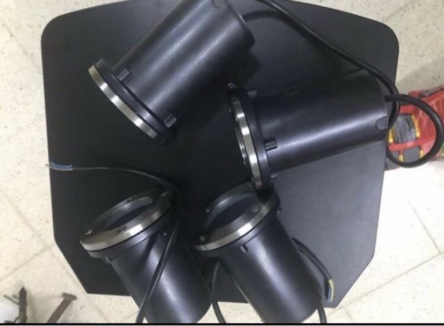 4 Focos empotrables terraza negros y plateados