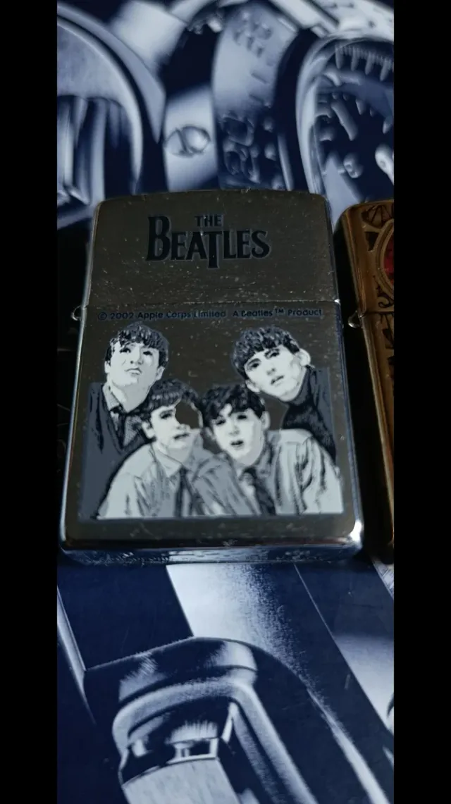 Zippo The Beatles danneggiato