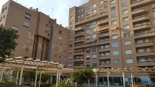 Piso en alquiler en Los Remedios en Sevilla