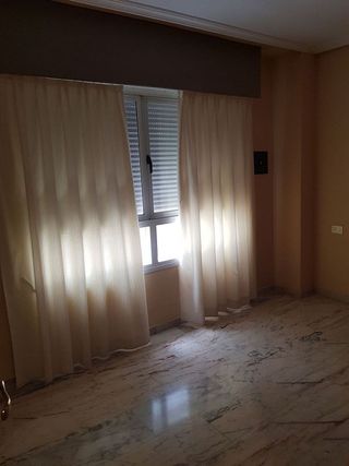 Piso en alquiler en Los Remedios en Sevilla