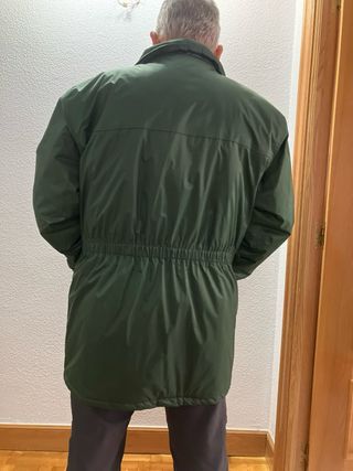 Abrigo verde Talla XL nuevo Parka normal plus.