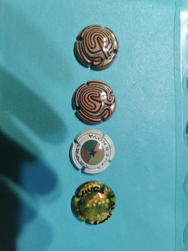 Lotto numero 33. Calici di spumante.