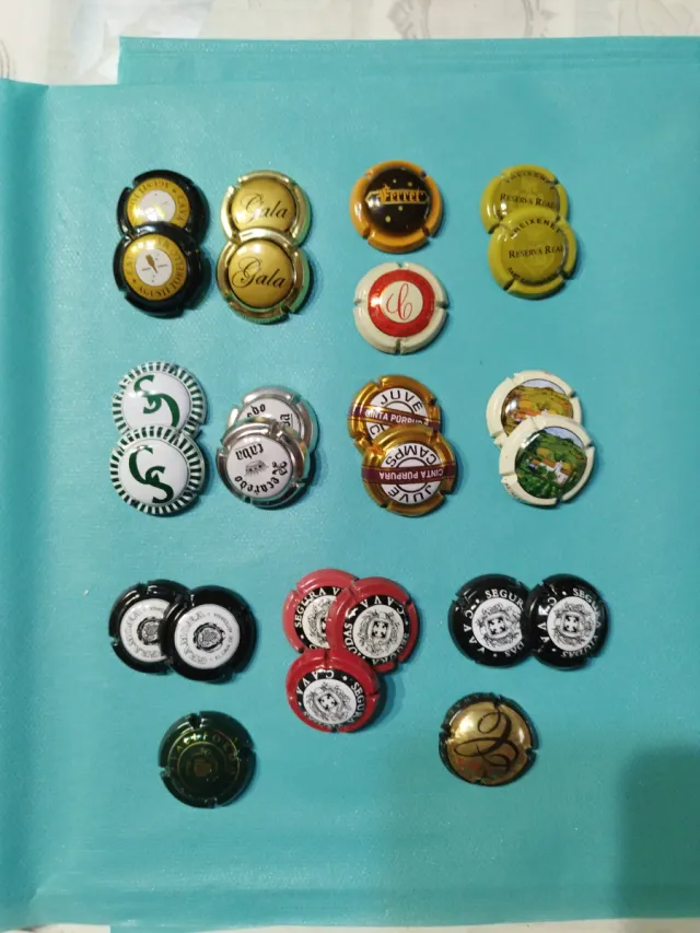 Lotto numero 33. Calici di spumante.