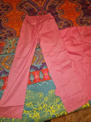 Uniforme estética rosa Talla 36 XS