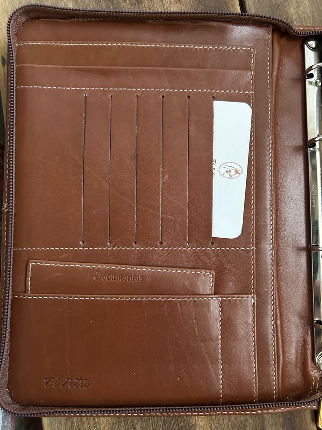 Agenda de piel marrón “El Potro”