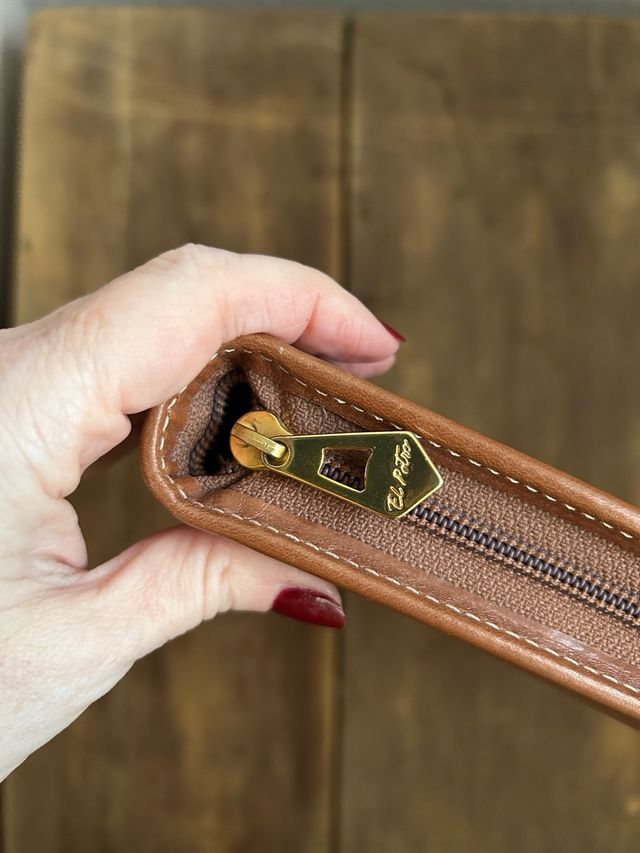 Agenda de piel marrón “El Potro”