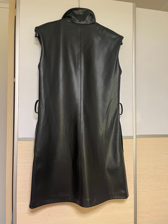 Chaleco Zara efecto piel