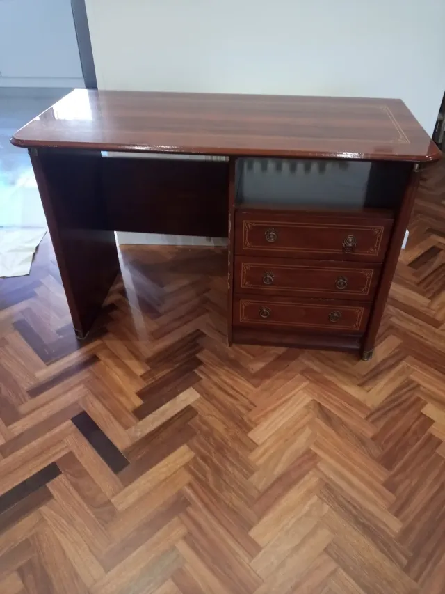 Mesa de estudio madera noble