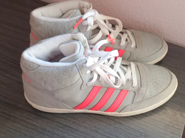 Botas Adidas grises y rojas talla 40