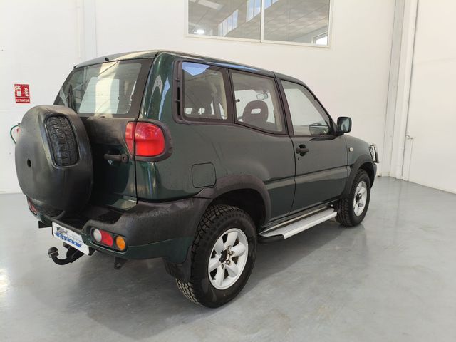 Nissan Terrano II 2001