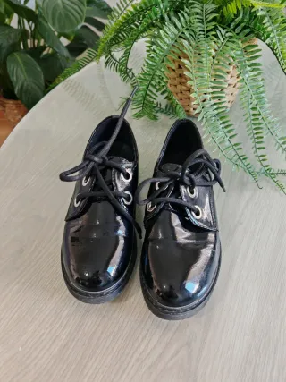 Zapatos vestir Bubble Kids talla 33 charol