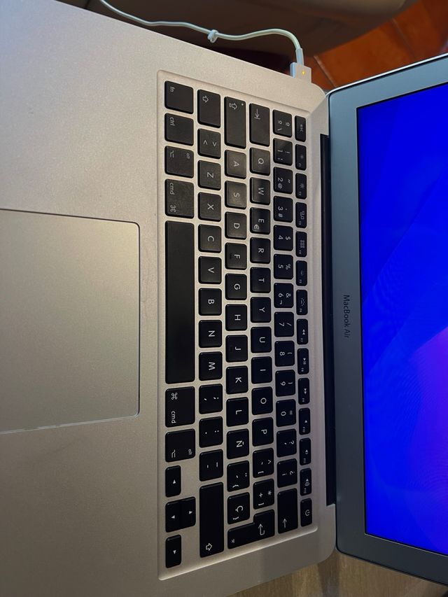 MacBook Air Súper cuidado + funda regalo
