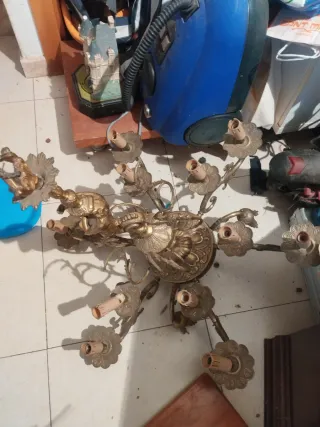 Lámpara de bronce grande