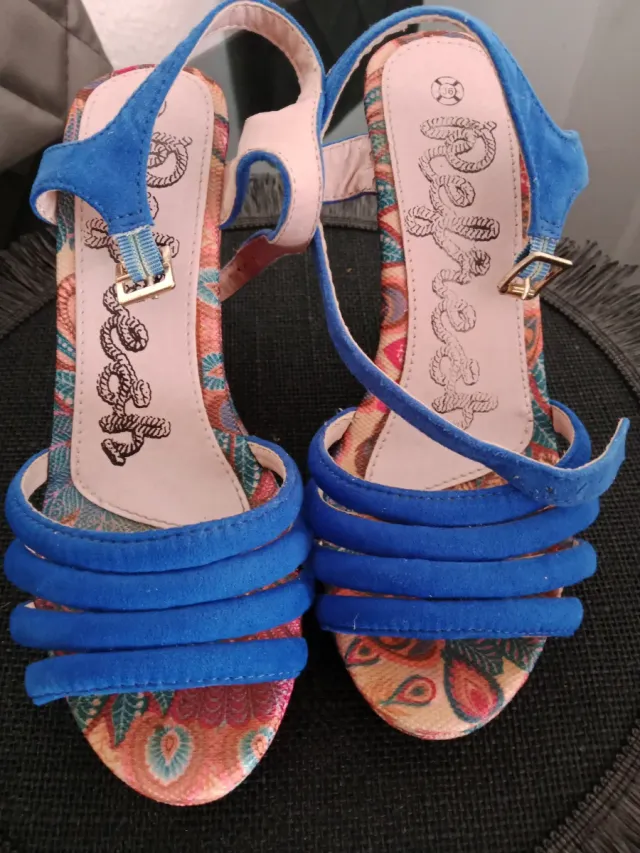 Sandalias Refresh cuña alta multicolor