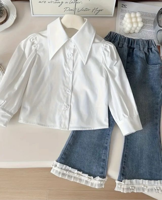 Conjunto niña: Camisa blanca y chaleco azul