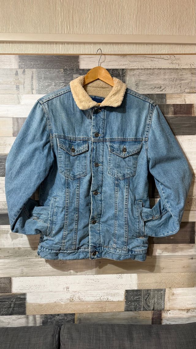 Chaqueta vaquera Zara con borrego