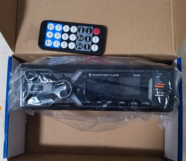 Radio Coche R-2420 FM/USB/TF/MP3