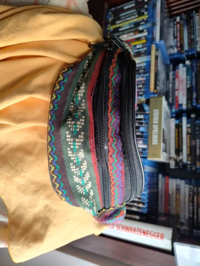 Riñonera estilo indígena multicolor