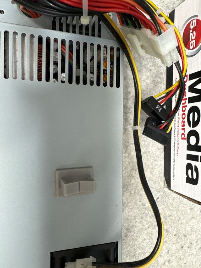 Fuente Alimentación DELTA 220W