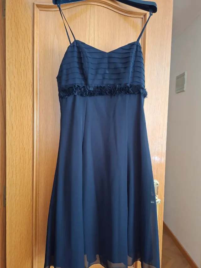 Vestido fiesta negro con flores