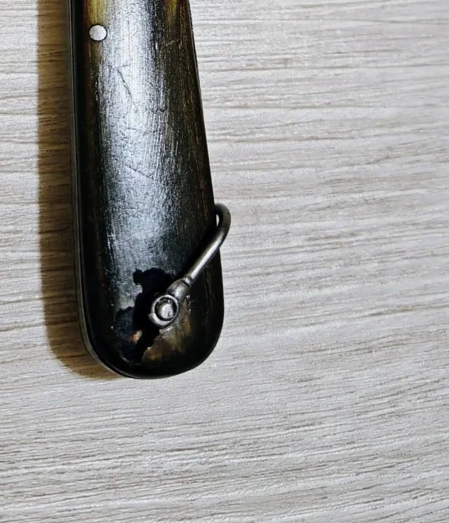 Arnese pieghevole da caccia