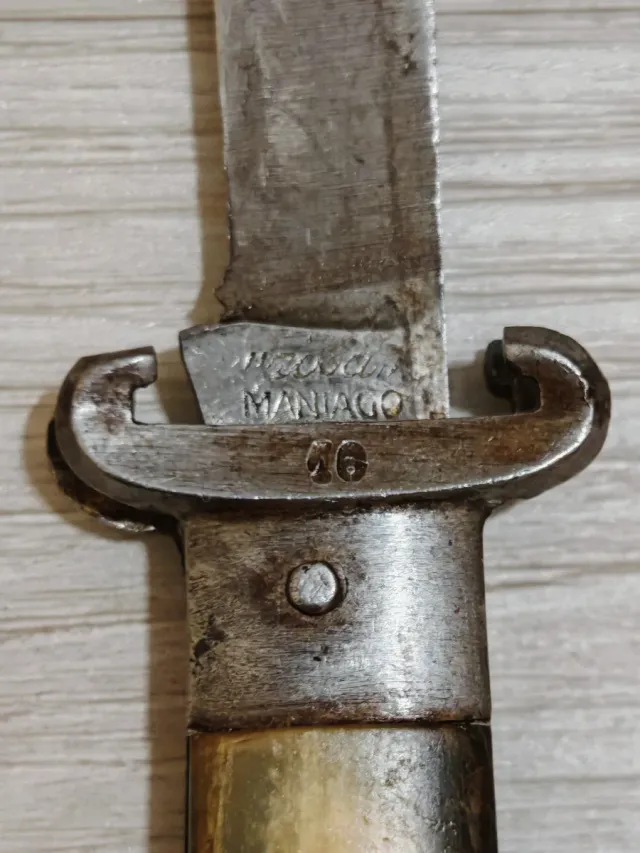 Arnese pieghevole da caccia