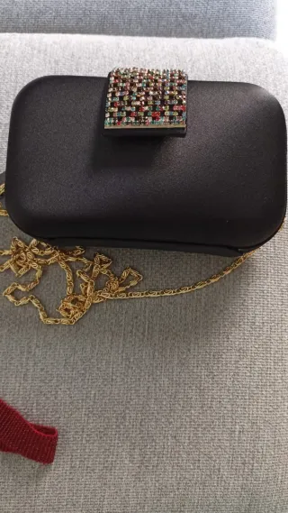 Bolso de fiesta negro con pedrería