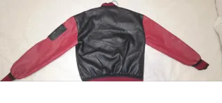 Chaqueta de cuero bomber negra y roja