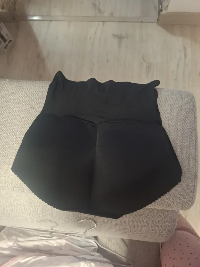 Braga con relleno para realzar glúteos