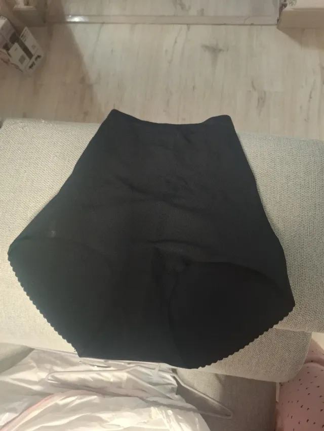 Braga con relleno para realzar glúteos