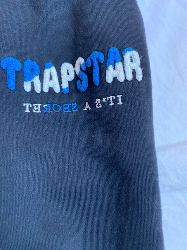 Pantaloni corti neri e blu Trapstar