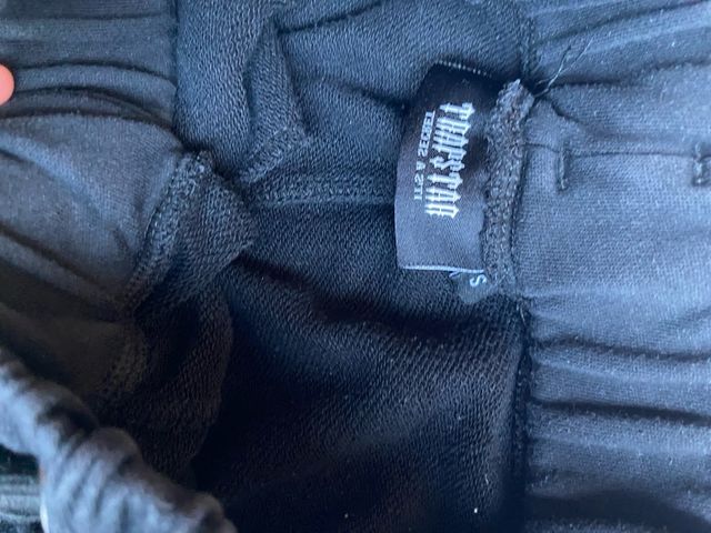 Pantaloni corti neri e blu Trapstar