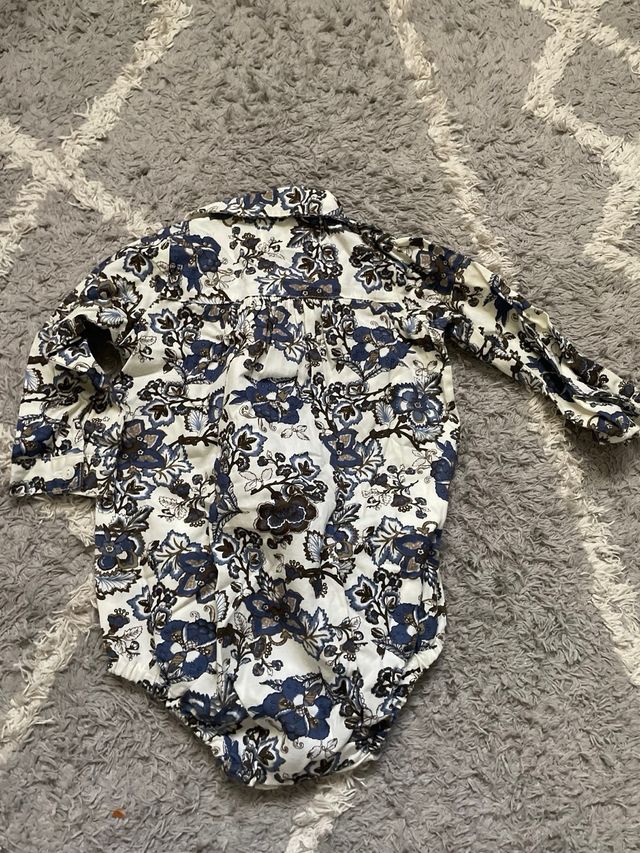 Patricia Mendiluce ranita pelele Flores 6-9 meses