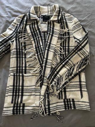 Chaqueta Bershka cuadros flecos