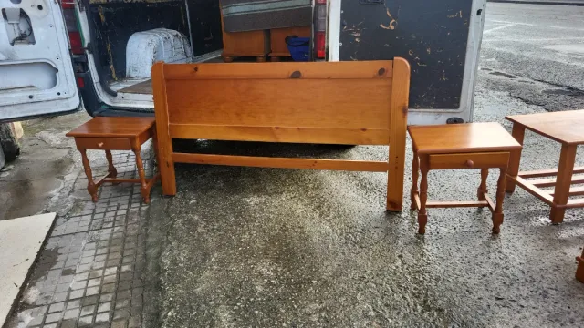 Testiera 135 e due comodini in pino