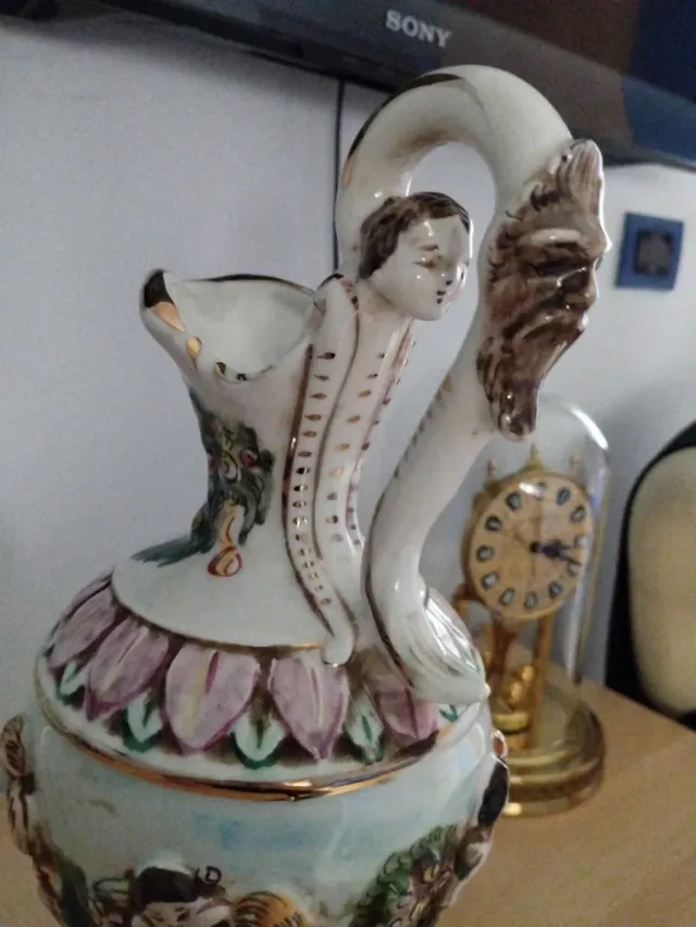 Ancora Capodimonte decorata