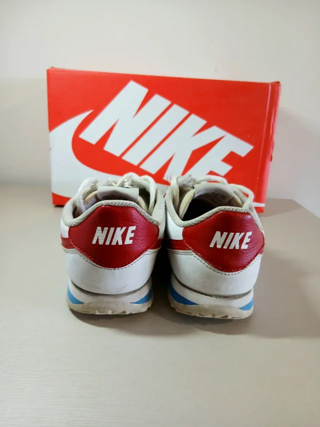 Nike Cortez Blancas y Rojas