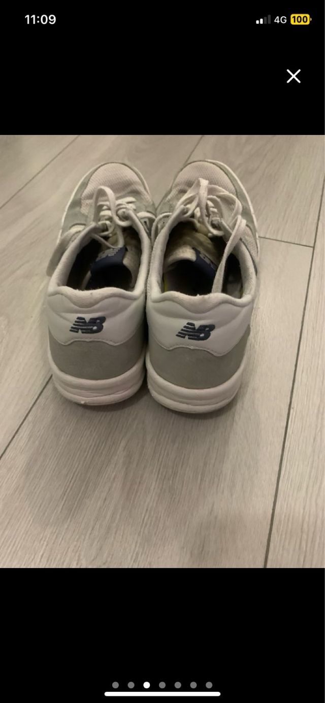 2 Zapatillas New Balance blancas y gris/azul